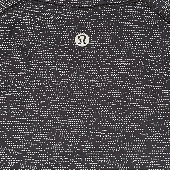 lululemon quick pace short sleeve soundwave white black Preowned great condition - Picture 8 of 10